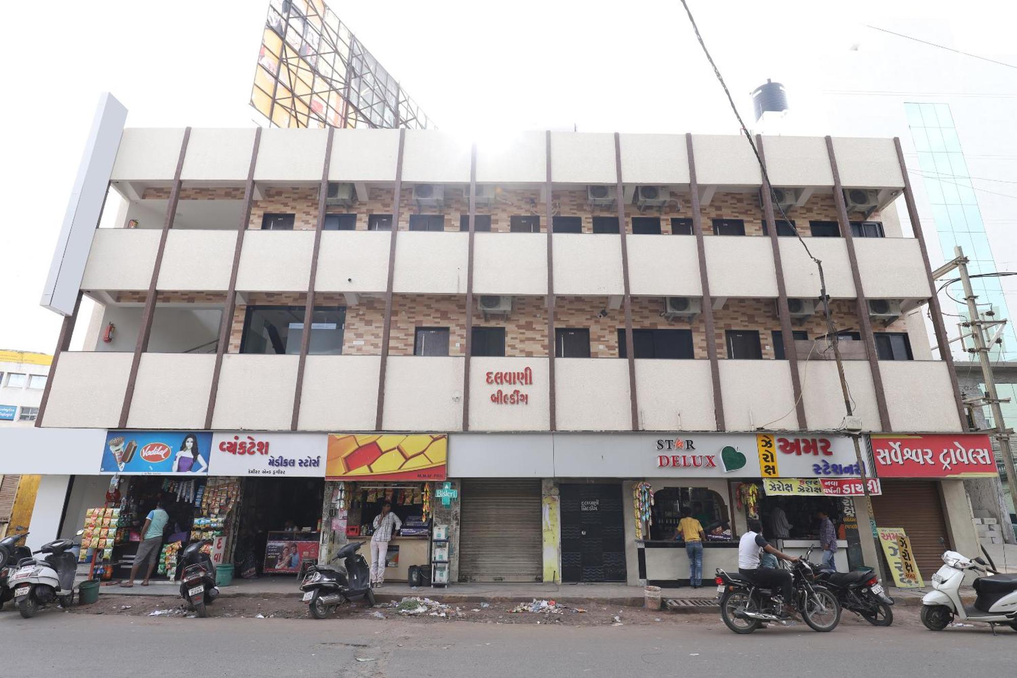 Nova Hotel Star Palace Rajkot Luaran gambar