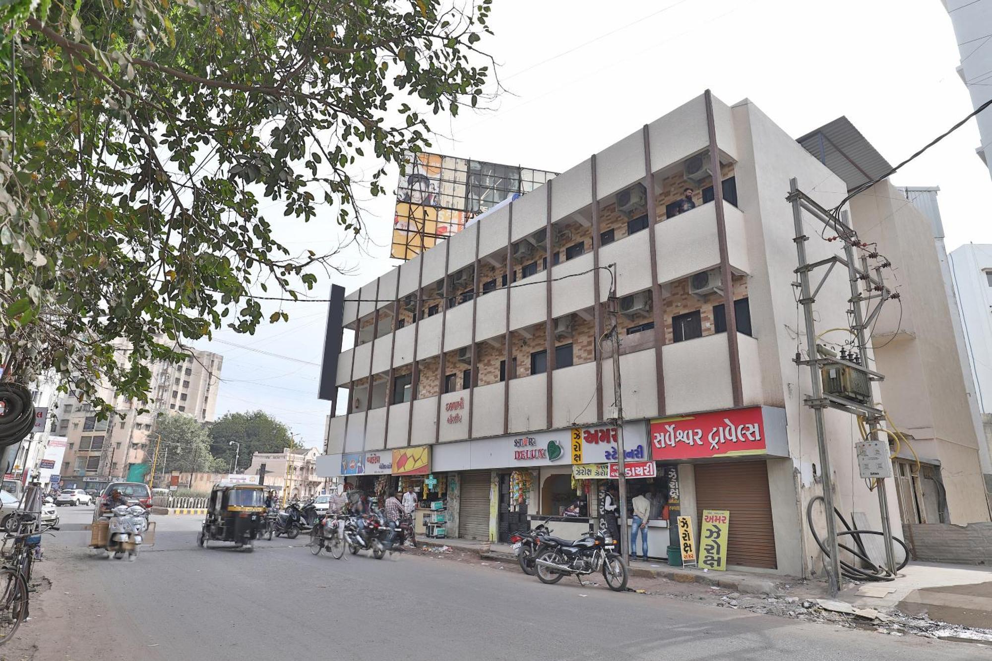 Nova Hotel Star Palace Rajkot Luaran gambar