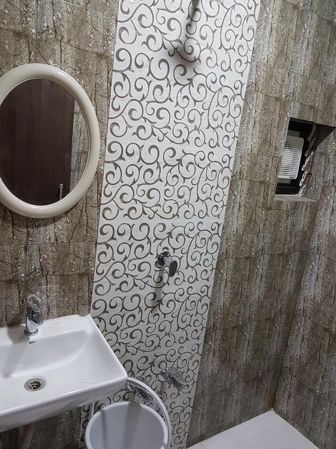 Nova Hotel Star Palace Rajkot Luaran gambar