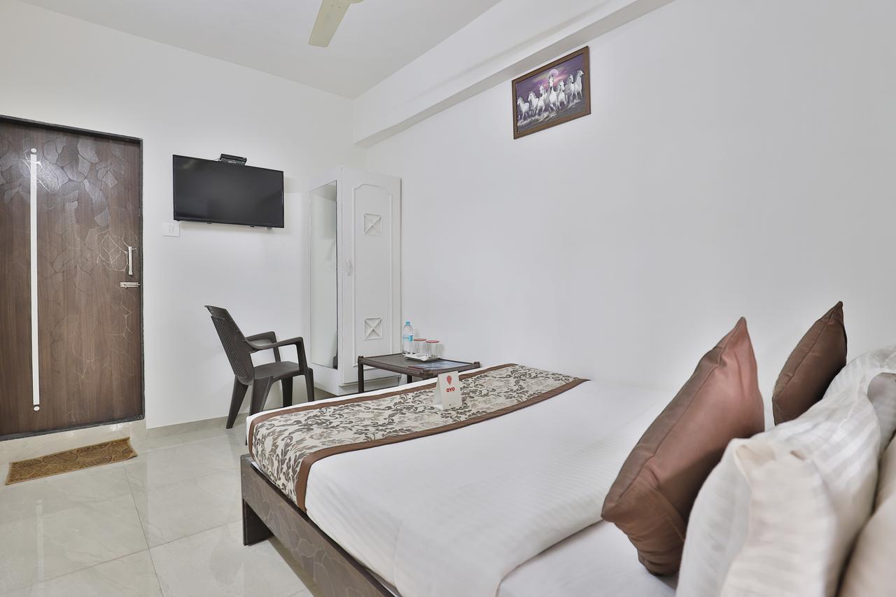 Nova Hotel Star Palace Rajkot Luaran gambar