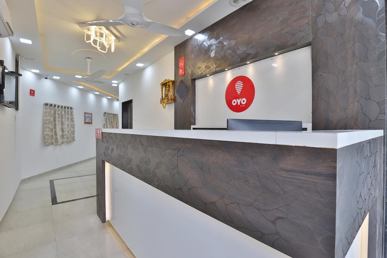Nova Hotel Star Palace Rajkot Luaran gambar