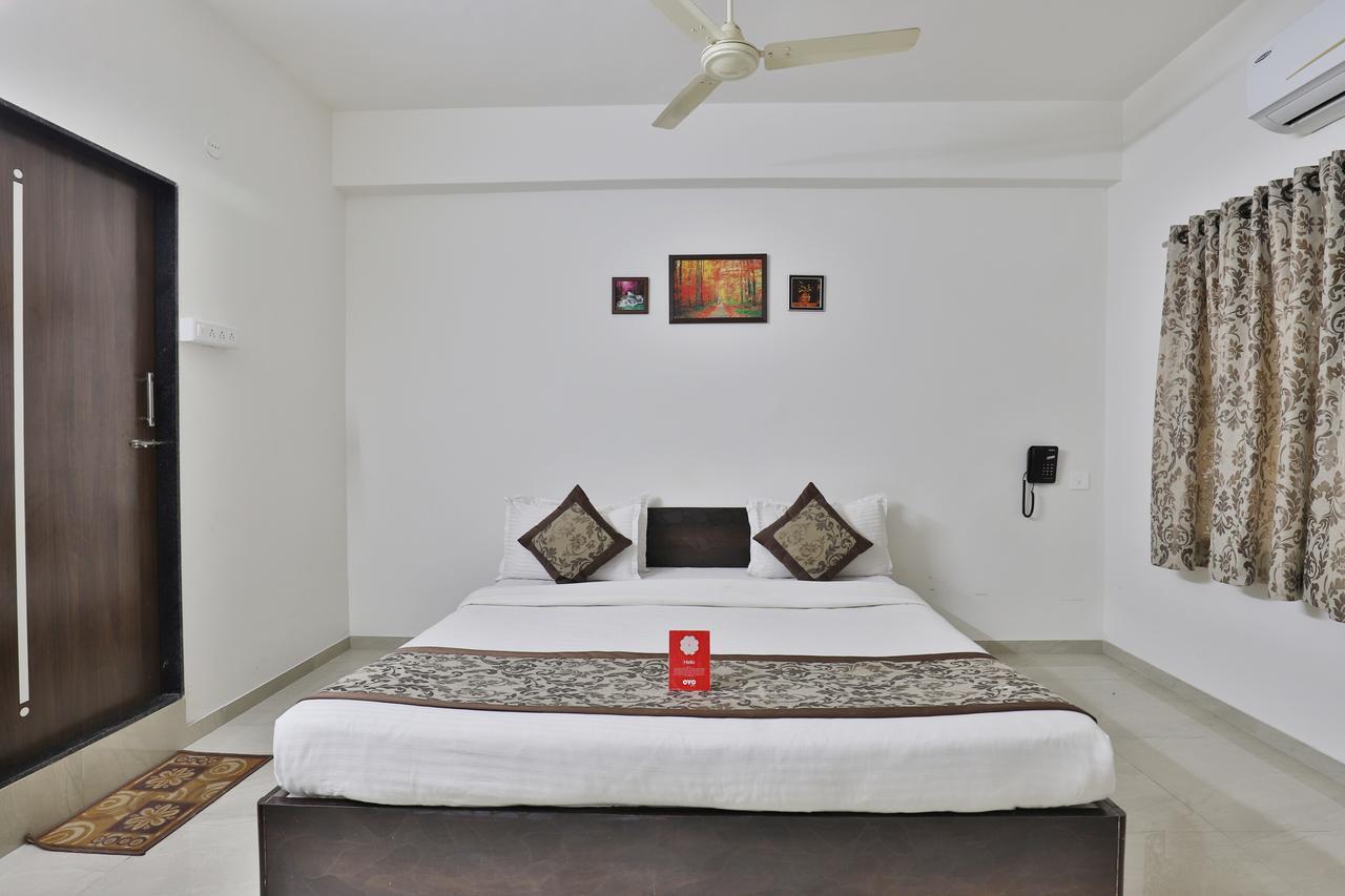 Nova Hotel Star Palace Rajkot Luaran gambar