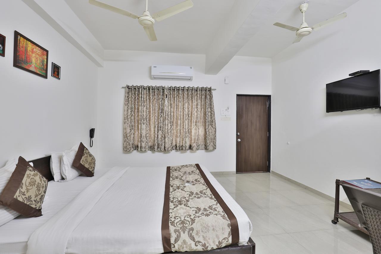 Nova Hotel Star Palace Rajkot Luaran gambar