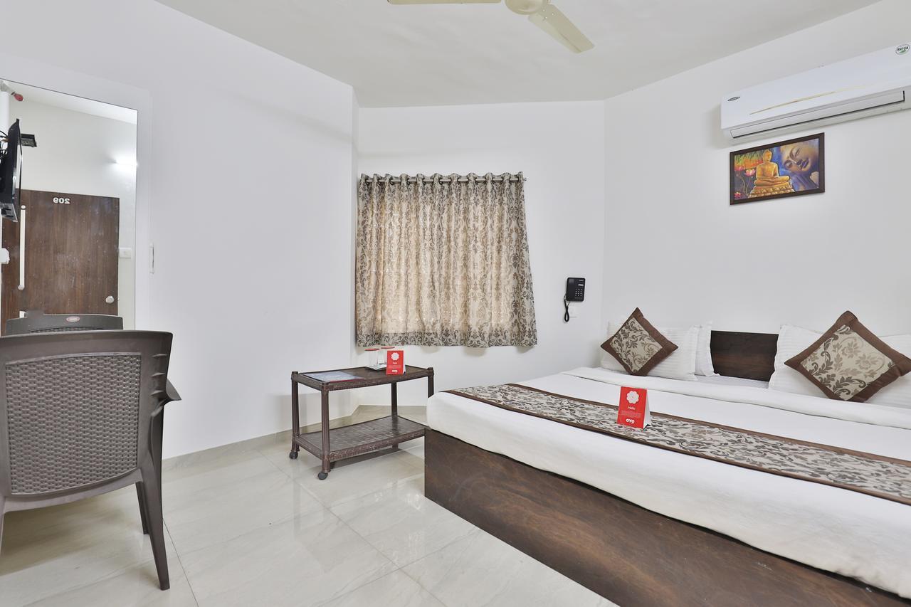 Nova Hotel Star Palace Rajkot Luaran gambar