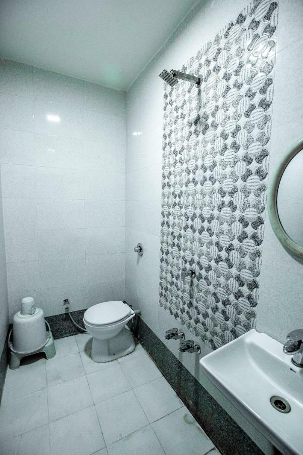 Nova Hotel Star Palace Rajkot Luaran gambar